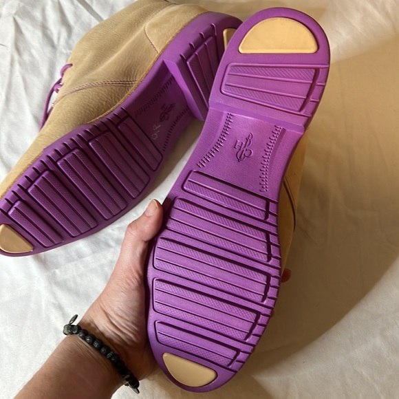 Cole Haan Tan and Purple Oxford’s in Size 9 1/2 B Women’s - Picture 8 of 8